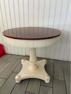 Living Room Round table