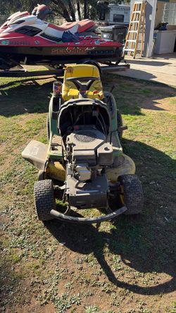 John Deere Lawnmower