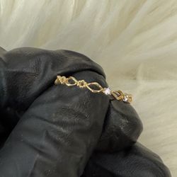 14kt Gold Ring‼️PLEASE SEE DESCRIPTION AND PICTURES FOR SIZING‼️