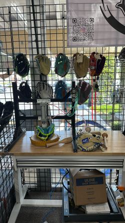 PROFESSIONAL BASEBALL GLOVE BREAK-IN AND CONDITION