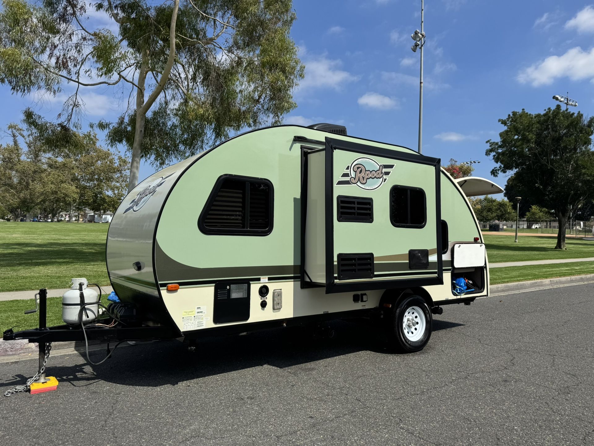 2016 R Pod 2016 Rpod by Forest River travel traile 18 FtElectric Slide out for ...