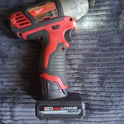 Milwaukee
M12 1/4 Impact & XC 5.0 Battery