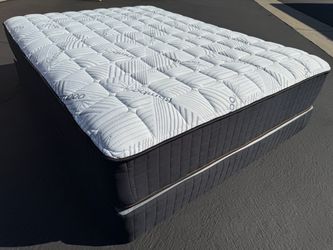 Cal King Royal Bamboo Supreme Mattress and Boxspring!