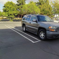 2005 GMC Yukon Denali AWD 