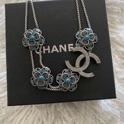 Chocker Necklace Chanel Style 
