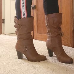 Women Boots . ON SALE  👢 