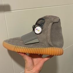adidas Yeezy Boost 750 ‘Light Grey Glow In The Dark’ 9.5 US