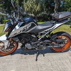 2021 KTM 200 Duke