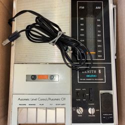 Zenith AC/DC FM-AM Cassette Recorder E623Y