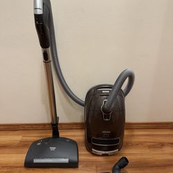 Miele Vacuum Cleaner 