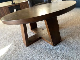 Walnut finish coffee table like new