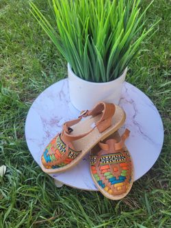 Niña Huaraches