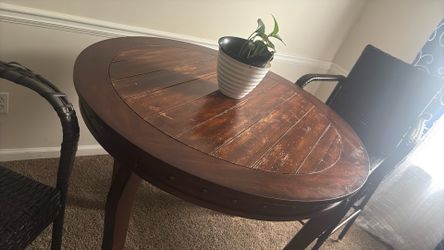 Round top table