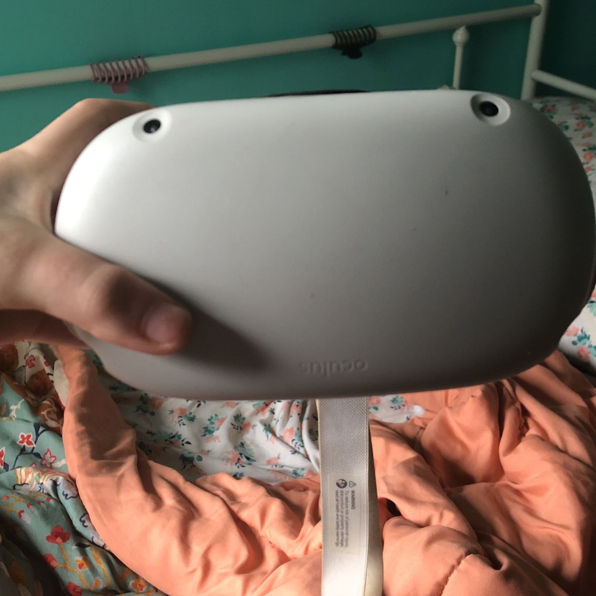 Oculus Quest 2 Works Perfectly Broken Head Strap But Still Works