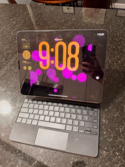 Apple iPad Pro 12.9” 5th Gen 512GB Wi-Fi + Magic Keyboard – Excellent Condition