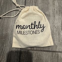 Infant monthly milestone signs