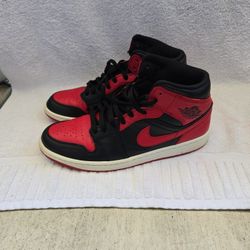 Jordan 1 Mid "Banned" / Bred