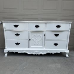 Dresser White 9-Drawers 