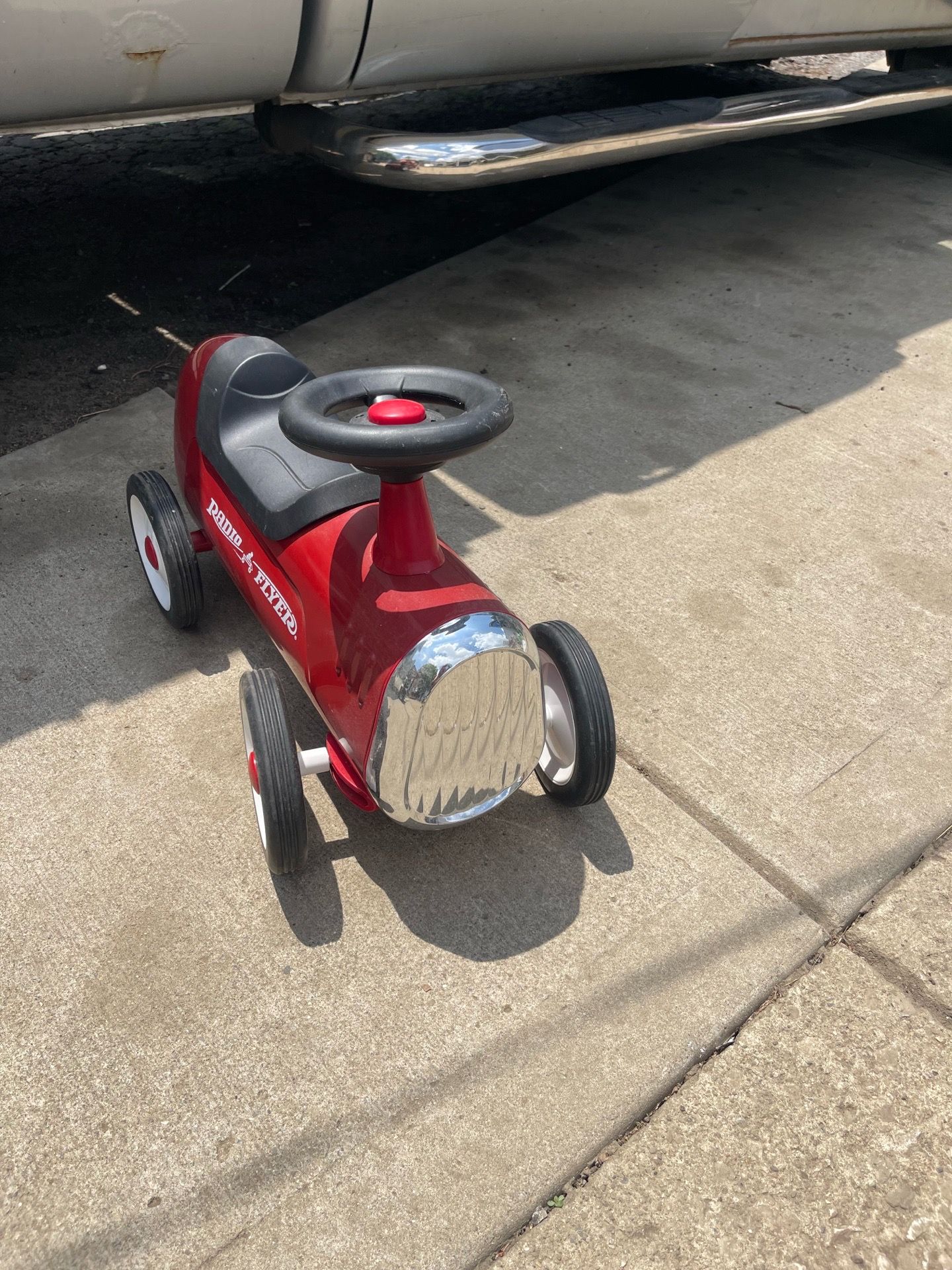Radio flyer LITTLE Red roaster for toddlers