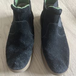 Black Uggs Size 6