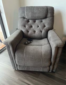 Power Lift Recliner Chair