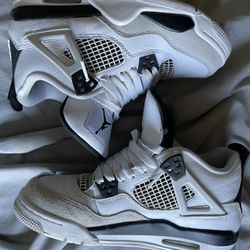 Jordan 4 Size 6y