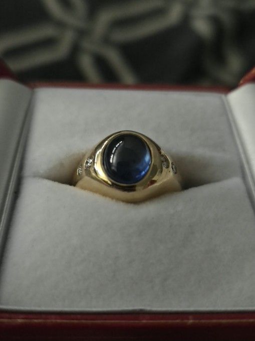 Circa 1960's Men's Pinky Ring 14k Gold Ring 4ct Sapphire 0.18 CT In Diamonds Si G Clarity