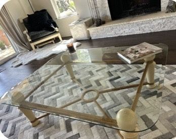 selling a high end coffee table for a friend.   pick up in Lakeway  near lakeway market 