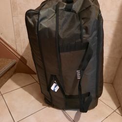 Rolling XL 32" Tall Expandable Duffle Bag with wheels & Handle 102 Liter Capacity LIKE NEW CONDITION