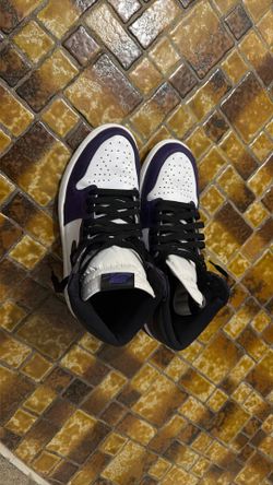 Nike Jordan 1s Court Purple’s size 9.5 men’s