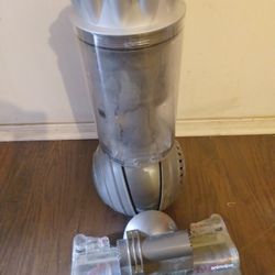 Dyson Ball Vacuum  Cleaner Pet 40.00