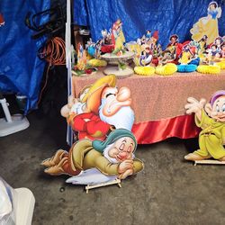 Snow White Decorations 