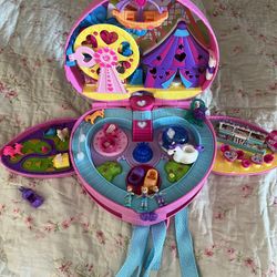 Polly Pocket 2-in-1 Travel Toy Playset with 2 Micro Dolls & Ice Cream Cart Accessory plus flamingo