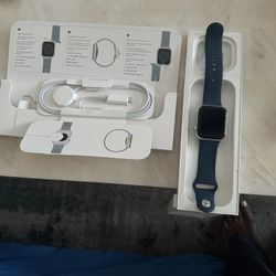 New Out The Box Apple Watch Se 44mm