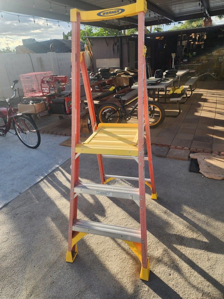 Platform Step Ladder 