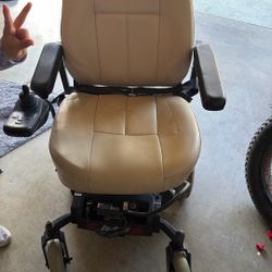 Electric Wheelchairs 