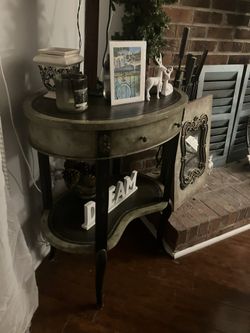 Exquisite Antique Green Table 