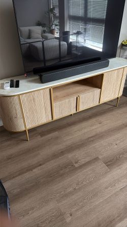 Chic TV Stand