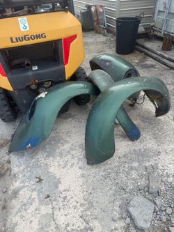 Lot of VW Volkswagen Front & Rear Fenders