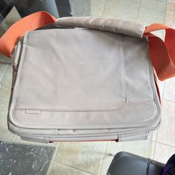Targus Laptop Shoulder Messenger Computer Bag - Tan / Orange