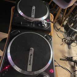 Numark TT 1625 Turntable