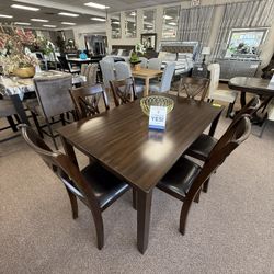 7 Pc Dining Table 