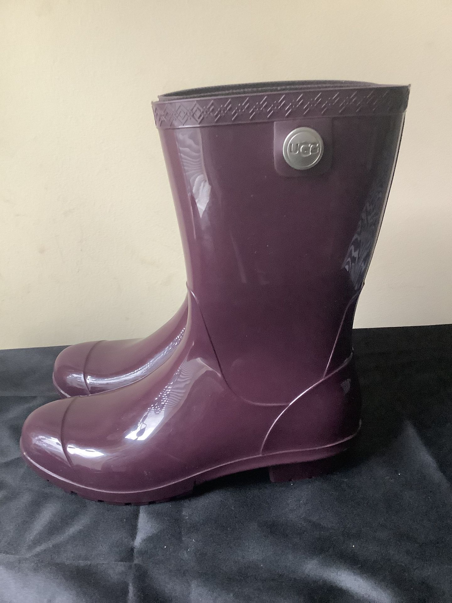 UGG Rain Boots – Dark Purple (Good Condition!)