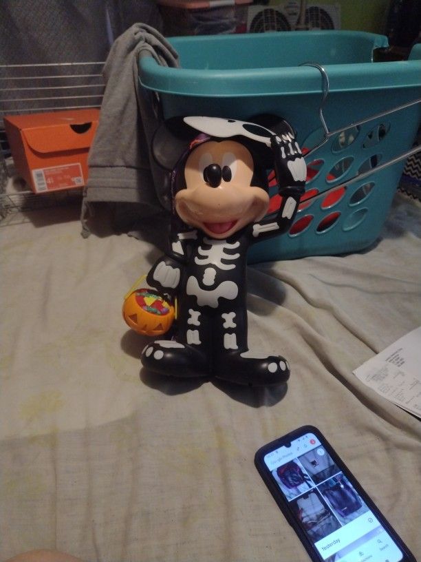Disney Parks Halloween Mickey Mouse Glow In The Dark Skeleton Popcorn Bucket