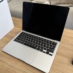 Macbook Air 2020 M1 8gb