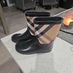 Girls Burberry Rain Boots Size 2