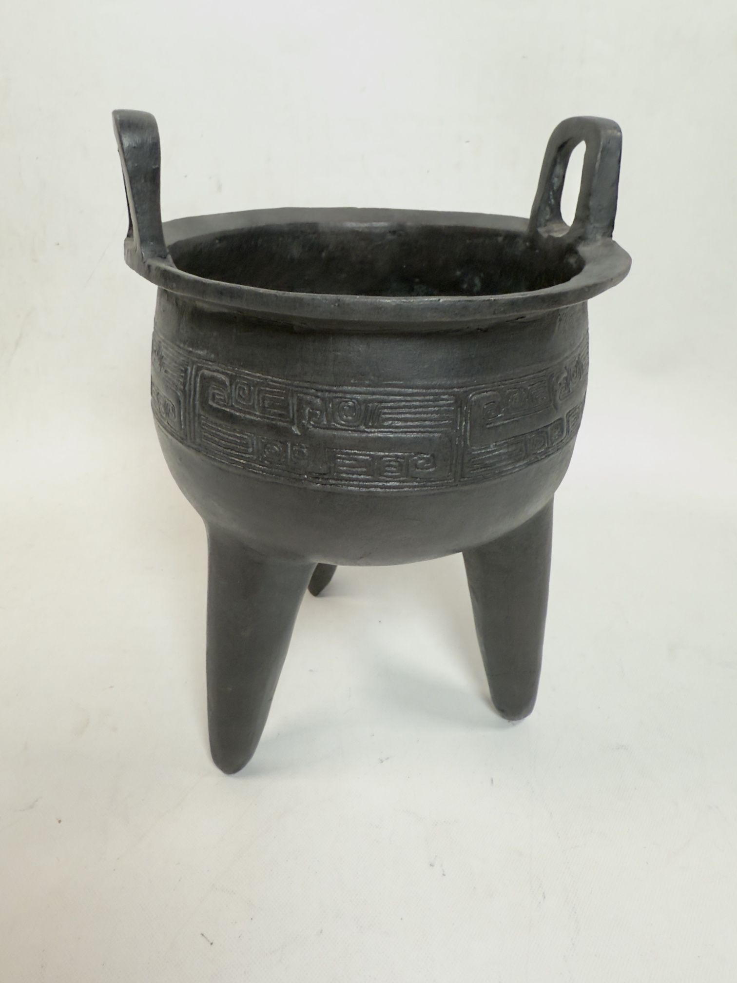 Modern Chinese Bronze Ding Vessel – Taotie Motif – Heavy Metal Ritual Replica – Marked “China Yixing”