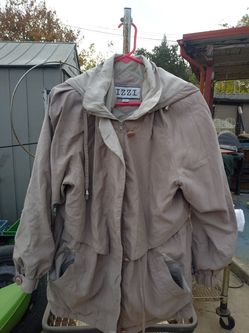 Izzi hooded jacket size Small