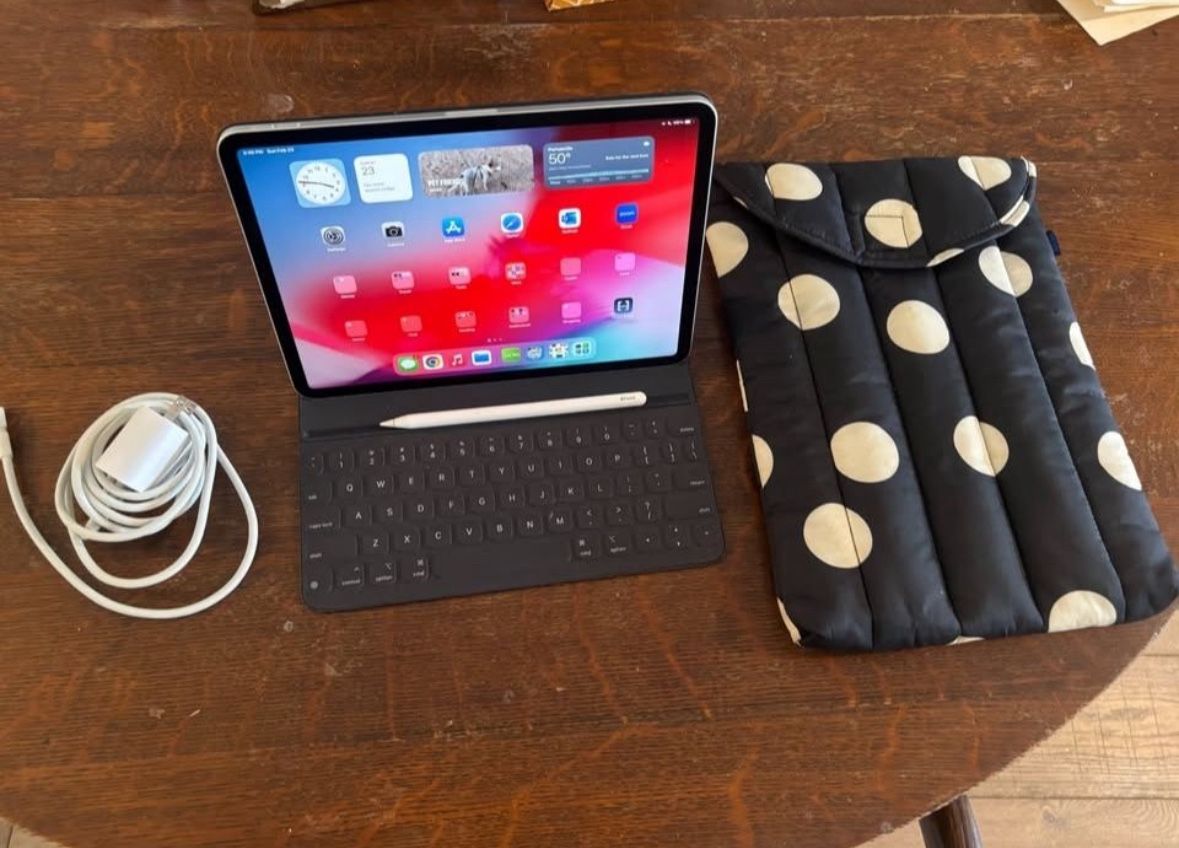 iPad 11th Generation - Brand New / Like New Condition - Ships Fast!