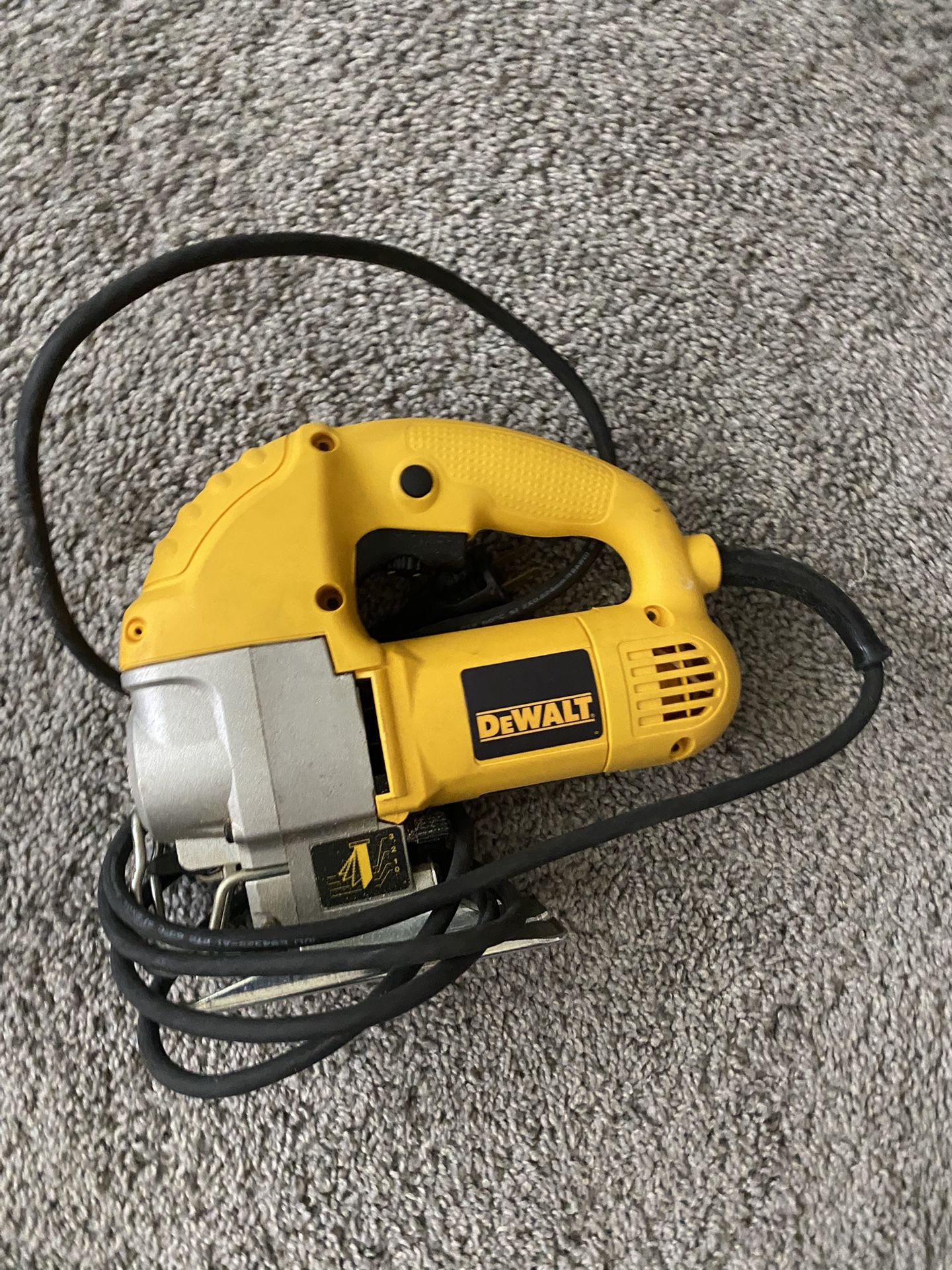 Dewault Dw317 5.5 Amp Corded Orbital Jigsaw